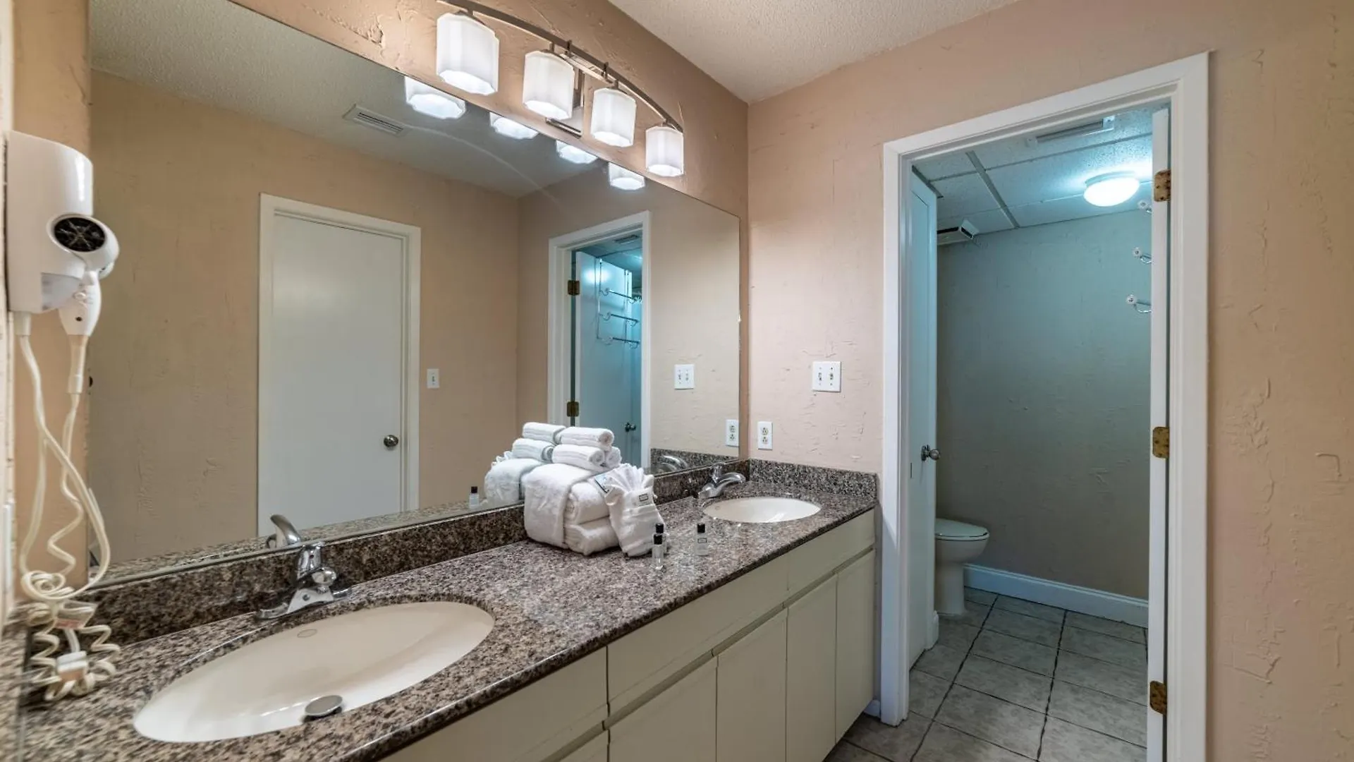 Edgewater Villa 3011 'Fountain View Hideaway' Panama City Beach United States